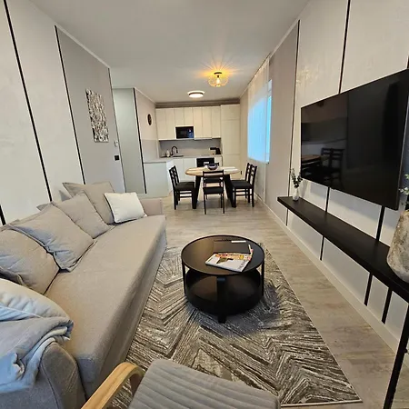 New4 Apartment *
